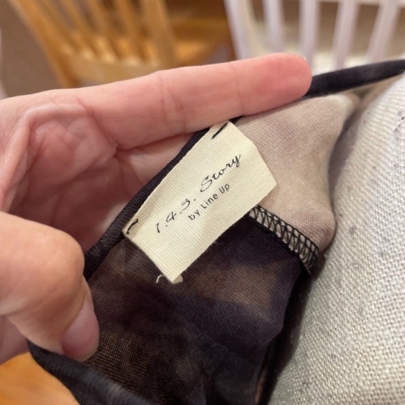 1.4.3 Story navy blue and cream tan rue dyed cold shoulder tunic - Picture 5 of 7